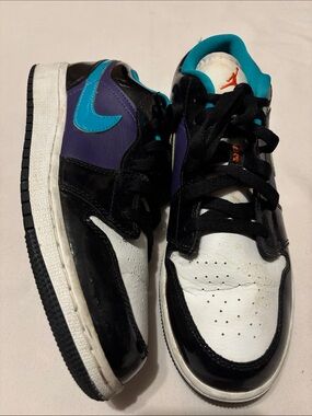 Jordan 1 Low Black Court Purple Turbo Green Size 7Y